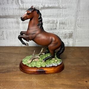 Home Interiors Masterpiece Porcelain "The Champion" Horse Figurine